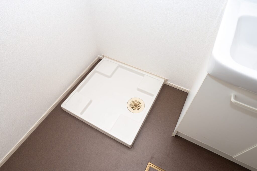 まずは結論！ドラム式洗濯機の下水臭は「排水口」が9割！原因と対策の比較表